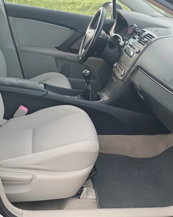 Toyota Avensis cena 18500 przebieg: 312000, rok produkcji 2009 z Warszawa małe 277